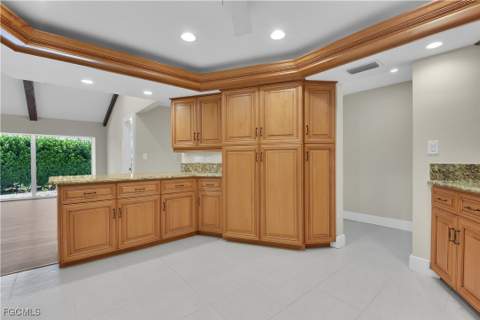 491 Cypress Way E, Naples FL - photo 8 of 42