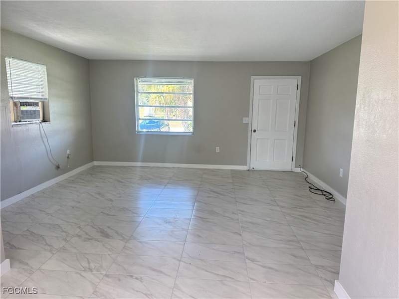 2 bedroom SingleFamilyResidence at 4976 Howard St, Sunny Acres Estates Subd, Fort Myers — photo 5