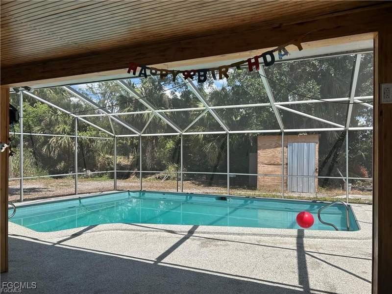 3 bedroom SingleFamilyResidence at 187 Louise St, Fort Myers, Fort Myers — photo 2