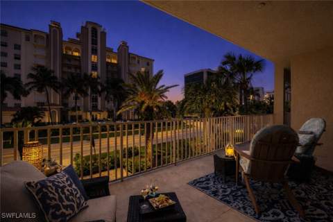 9566 Gulf Shore Dr 102, Naples FL - photo 20 of 34