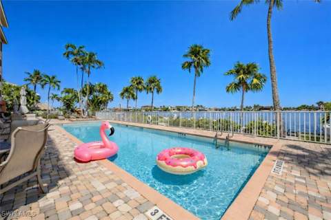 9566 Gulf Shore Dr 102, Naples FL - photo 21 of 34