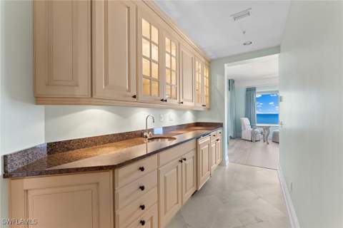 81 Seagate Dr 801, Naples FL - photo 13 of 39