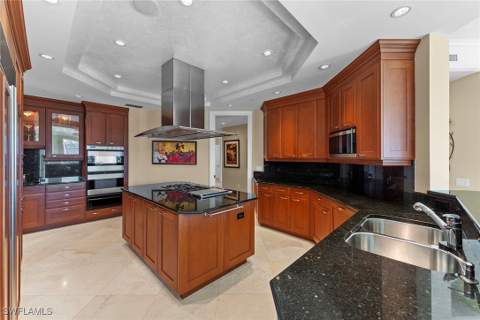 81 Seagate Dr 801, Naples FL - photo 23 of 39