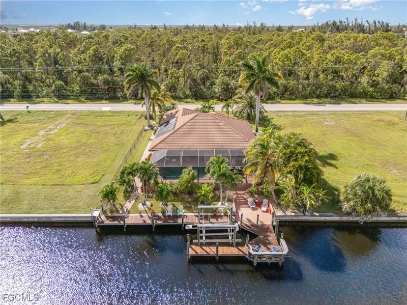 3 bedroom SingleFamilyResidence at 2239 Old Burnt Store Rd N, Cape Coral, Cape Coral — photo 2