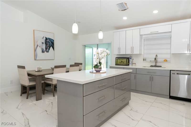4 bedroom SingleFamilyResidence at 4623 Jacaranda Pkwy W, Cape Coral, Cape Coral — photo 1