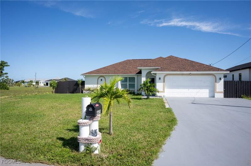 4 bedroom SingleFamilyResidence at 4623 Jacaranda Pkwy W, Cape Coral, Cape Coral — photo 2