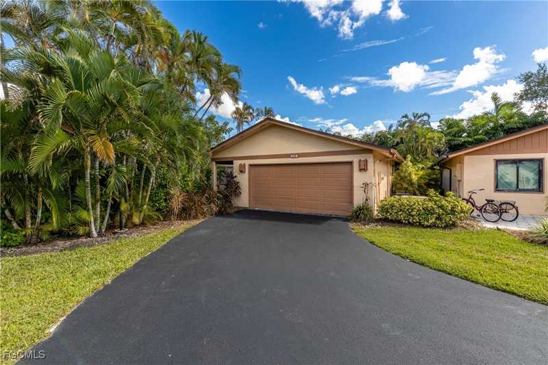 2 bedroom SingleFamilyResidence at 6468 Royal Woods Dr, Royal Woods, Fort Myers — photo 1