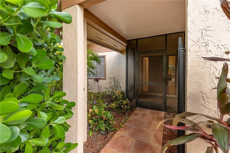 2 bedroom SingleFamilyResidence at 6468 Royal Woods Dr, Royal Woods, Fort Myers — photo 3