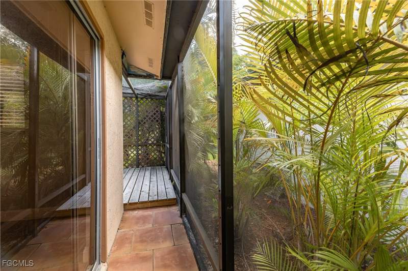 2 bedroom SingleFamilyResidence at 6468 Royal Woods Dr, Royal Woods, Fort Myers — photo 5