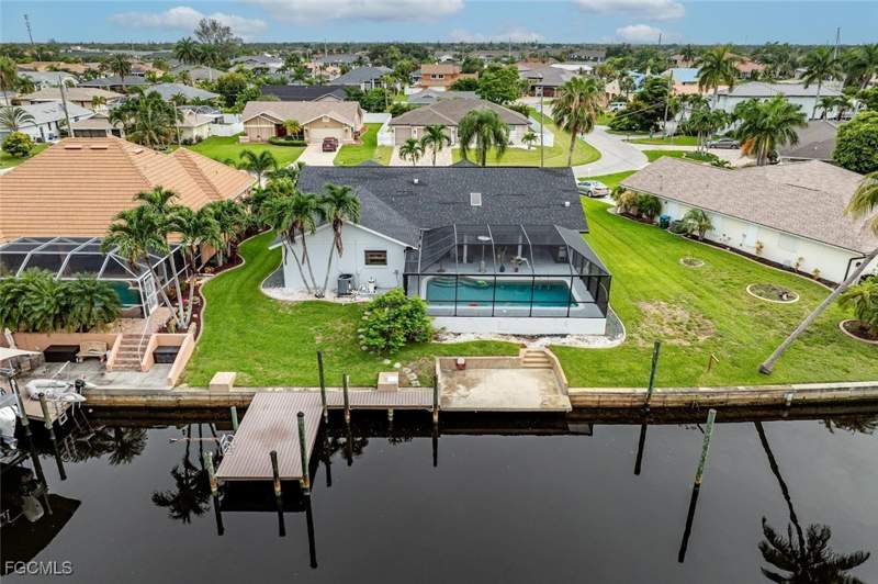 3 bedroom SingleFamilyResidence at 1404 SW 49th Ter, Cape Coral, Cape Coral — photo 2