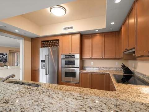 1050 Borghese Ln 204, Naples FL - photo 14 of 36