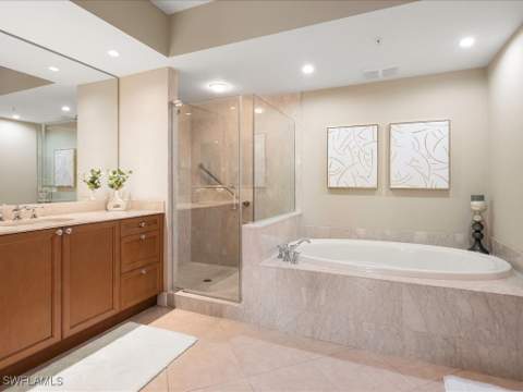 1050 Borghese Ln 204, Naples FL - photo 17 of 36