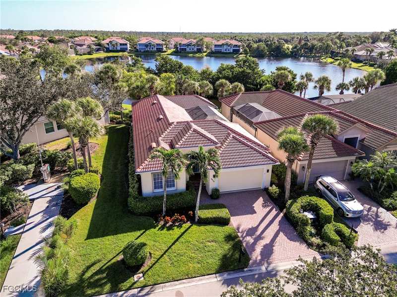 3 bedroom SingleFamilyResidence at 8920 Crown Colony Blvd, Cambridge Place, Fort Myers — photo 1