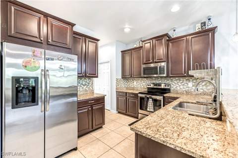 19550 Bowring Park Rd 102, Fort Myers FL - photo 7 of 20