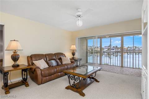 10682 Gulf Shore Dr C102, Naples FL - photo 16 of 36