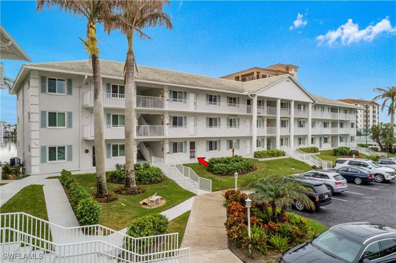 2 bedroom Condominium at 10682 Gulf Shore Dr C102, Monte Carlo Club, Naples — photo 2