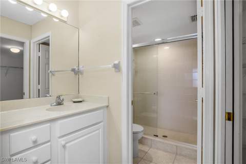 10682 Gulf Shore Dr C102, Naples FL - photo 20 of 36