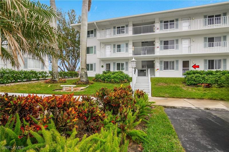 2 bedroom Condominium at 10682 Gulf Shore Dr C102, Monte Carlo Club, Naples — photo 3