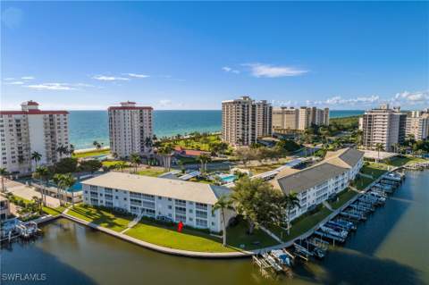 10682 Gulf Shore Dr C102, Naples FL - photo 6 of 36