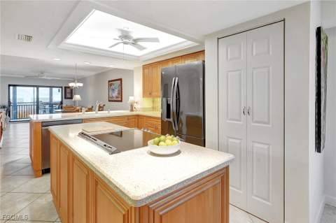 4263 Bay Beach Ln 714, Fort Myers Beach FL - photo 12 of 45