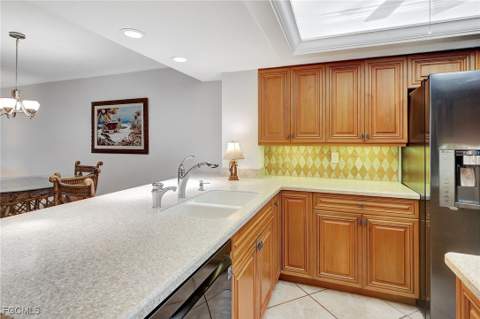 4263 Bay Beach Ln 714, Fort Myers Beach FL - photo 17 of 45