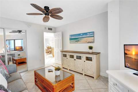 4263 Bay Beach Ln 714, Fort Myers Beach FL - photo 23 of 45