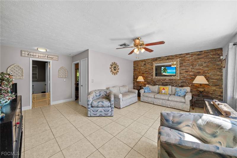 3 bedroom SingleFamilyResidence at 4121 16th Ave NE, Golden Gate Estates, Naples — photo 5