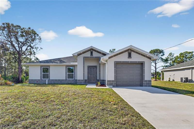 3 bedroom SingleFamilyResidence at 2907 38th St W, Lehigh Acres, Lehigh Acres — photo 2