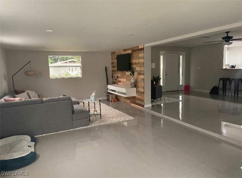3 bedroom SingleFamilyResidence at 1635 Lowell Ct, Bowling Green, Fort Myers — photo 3