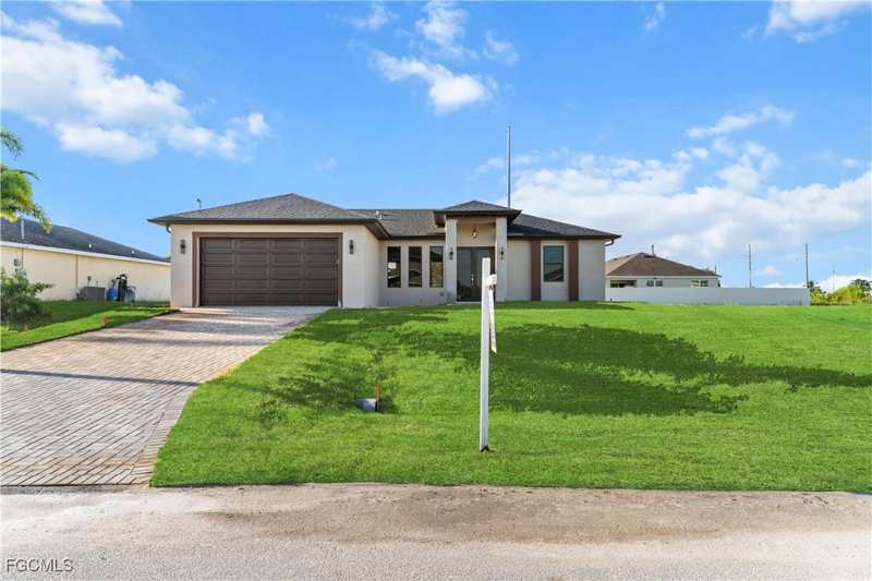 3 bedroom SingleFamilyResidence at 2300 NW 8th Ter, Cape Coral, Cape Coral — photo 1