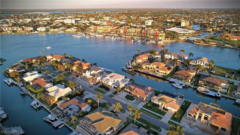 4 bedroom SingleFamilyResidence at 641 Dorando Ct, Marco Beach, Marco Island — photo 2