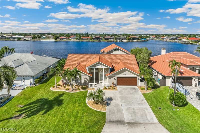 3 bedroom SingleFamilyResidence at 1109 SW 44th St, Cape Coral, Cape Coral — photo 1