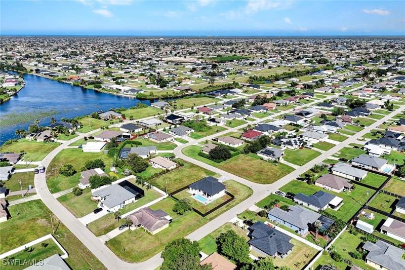 4 bedroom SingleFamilyResidence at 636 NE 8th Ter, Cape Coral, Cape Coral — photo 3