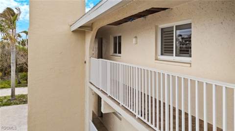 527 E Gulf Dr 204, Sanibel FL - photo 10 of 25