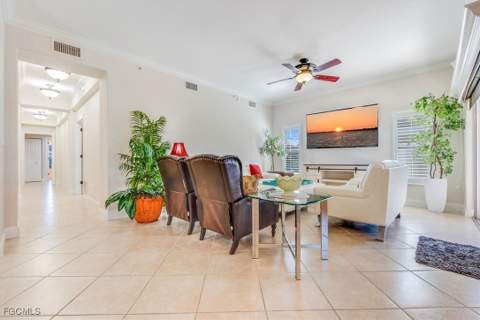 10060 Lake Cove Dr 202, Fort Myers FL - photo 13 of 46