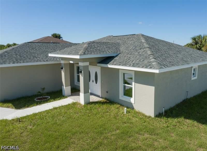 3 bedroom SingleFamilyResidence at 8038 Sunrise Cir, Port Labelle, Labelle — photo 3