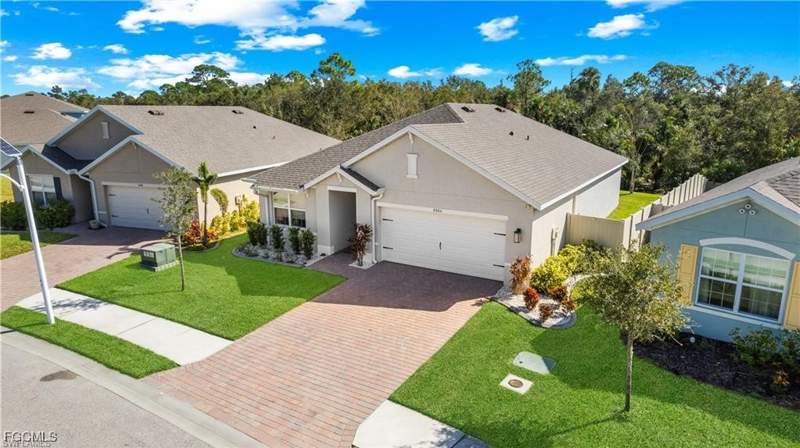 3 bedroom SingleFamilyResidence at 8880 Cascade Price Cir, Brightwater, North Fort Myers — photo 3