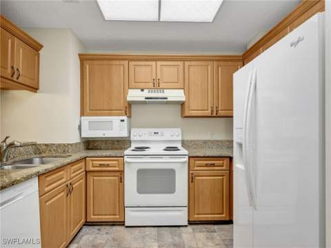 900 Arbor Lake Dr 9-206, Naples FL - photo 15 of 50