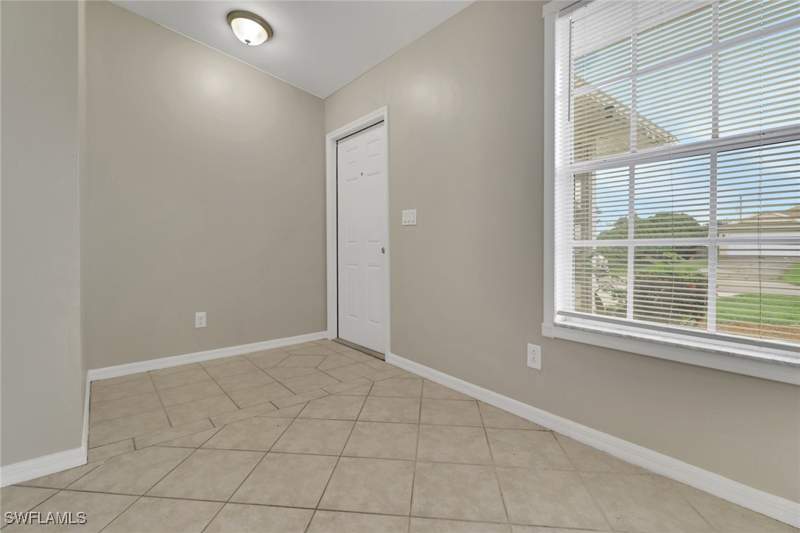 3 bedroom SingleFamilyResidence at 1121 SW 9th Ave, Cape Coral, Cape Coral — photo 2