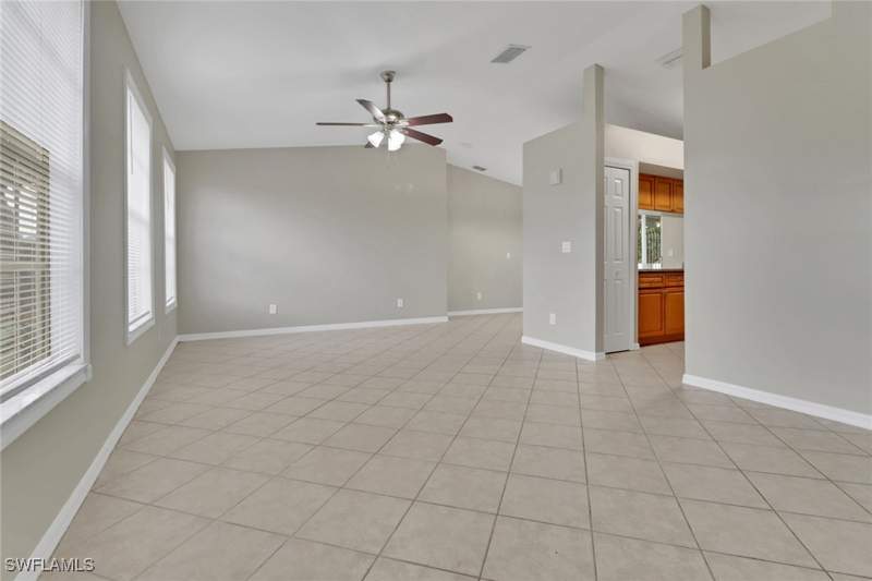 3 bedroom SingleFamilyResidence at 1121 SW 9th Ave, Cape Coral, Cape Coral — photo 3
