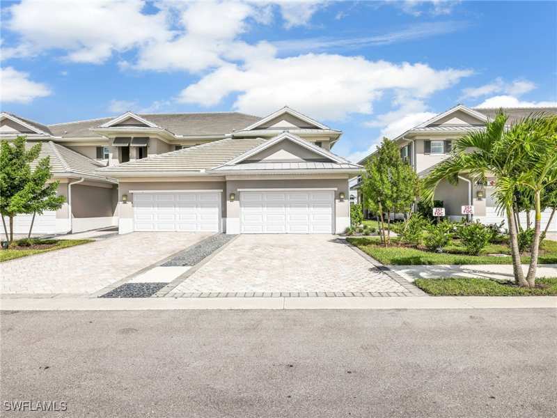 3 bedroom Townhouse at 257 Indies Dr E 102, Antilles, Naples — photo 1