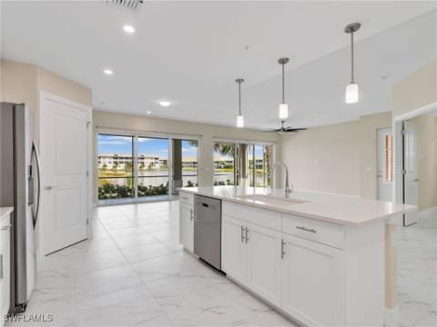 257 Indies Dr E 102, Naples FL - photo 16 of 46