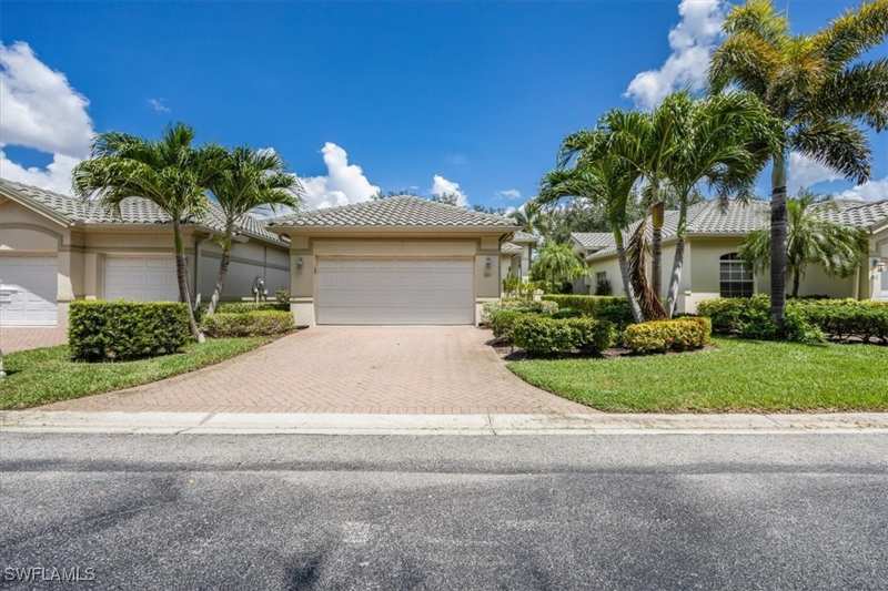 3 bedroom Attached at 913 Vistana Cir 7, Villa Vistana, Naples — photo 1