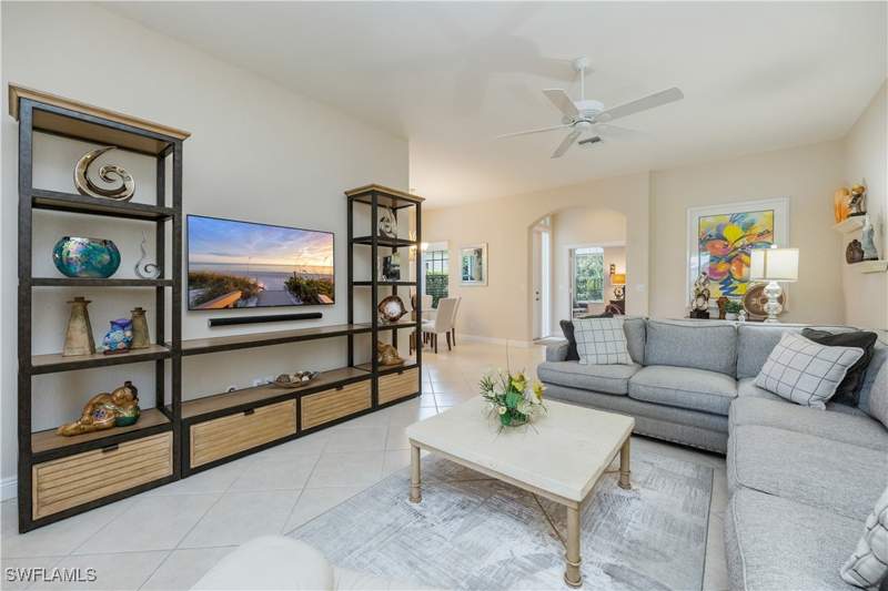 3 bedroom Attached at 913 Vistana Cir 7, Villa Vistana, Naples — photo 3