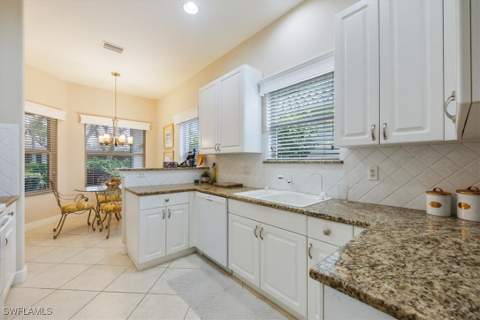 913 Vistana Cir 7, Naples FL - photo 7 of 24