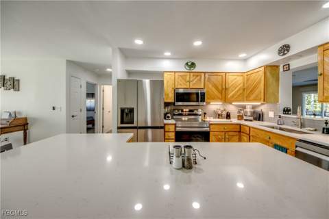 445 Donora Blvd, Fort Myers Beach FL - photo 15 of 44