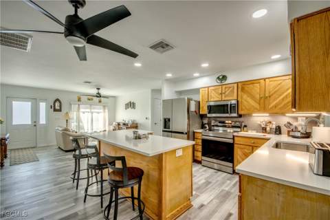 445 Donora Blvd, Fort Myers Beach FL - photo 17 of 44