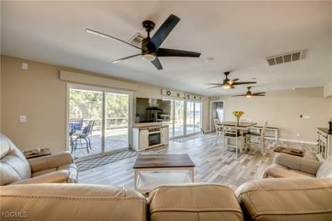 445 Donora Blvd, Fort Myers Beach FL - photo 21 of 44