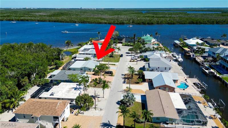 3 bedroom SingleFamilyResidence at 445 Donora Blvd, Shell Mound Park, Fort Myers Beach — photo 4