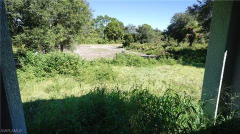 666 Vanola Ct, Lehigh Acres FL - photo 12 of 13